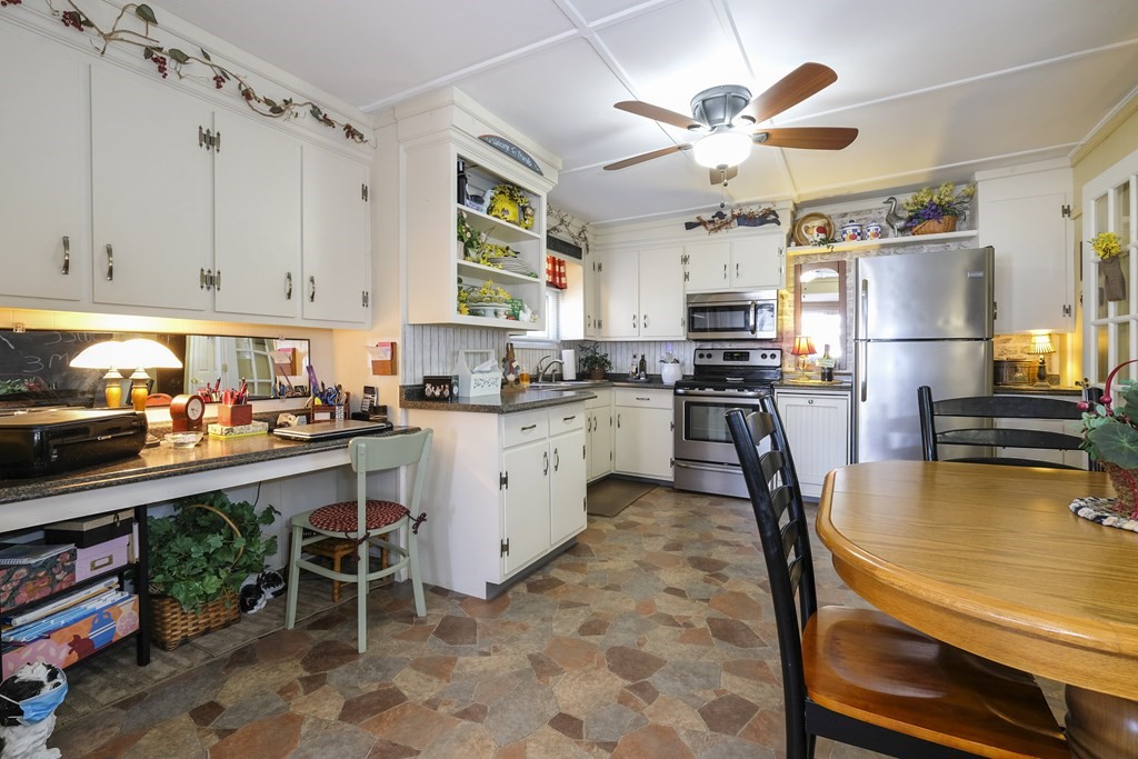 169 Bay State Road Chicopee, MA 01020 - Photo 8 of 24 Gallery Image 8