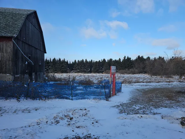 $697,000 | W4568 County Rd F, Lyndon, WI 53093