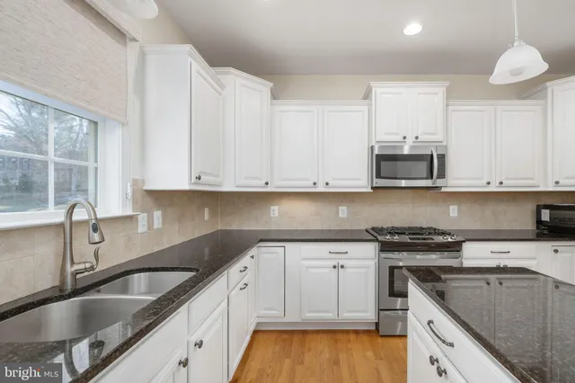 $758,500 | 16199 Sheffield Drive, Dumfries, VA 22025