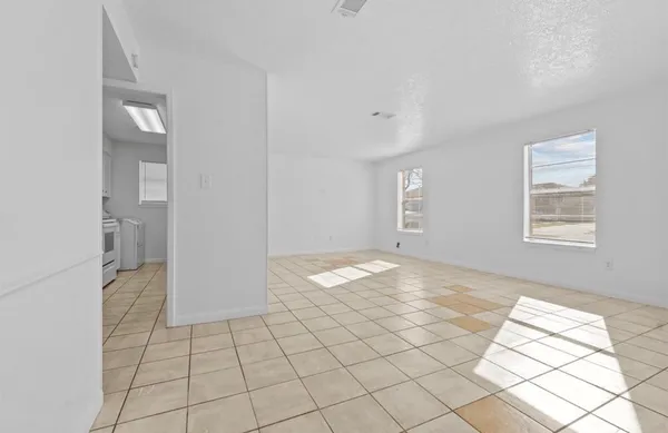 $975 | 3428 Lantern Lane, Baytown, TX 77521