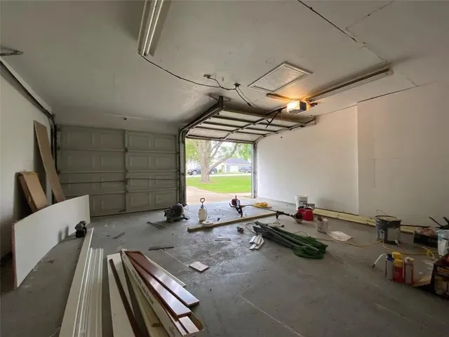 $335,000 | 2414 Loch Lomond Street, Highlands, TX 77562