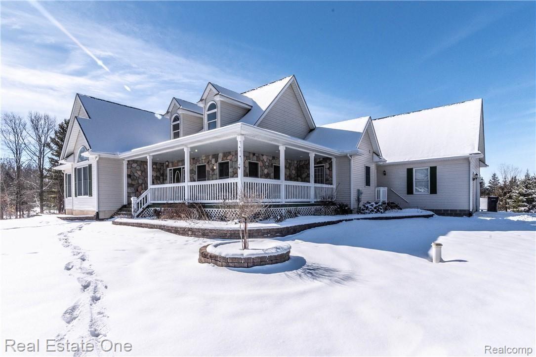 3365 Crandall Road Howell, MI 48855 - Photo 2 of 36 4_53.jpg