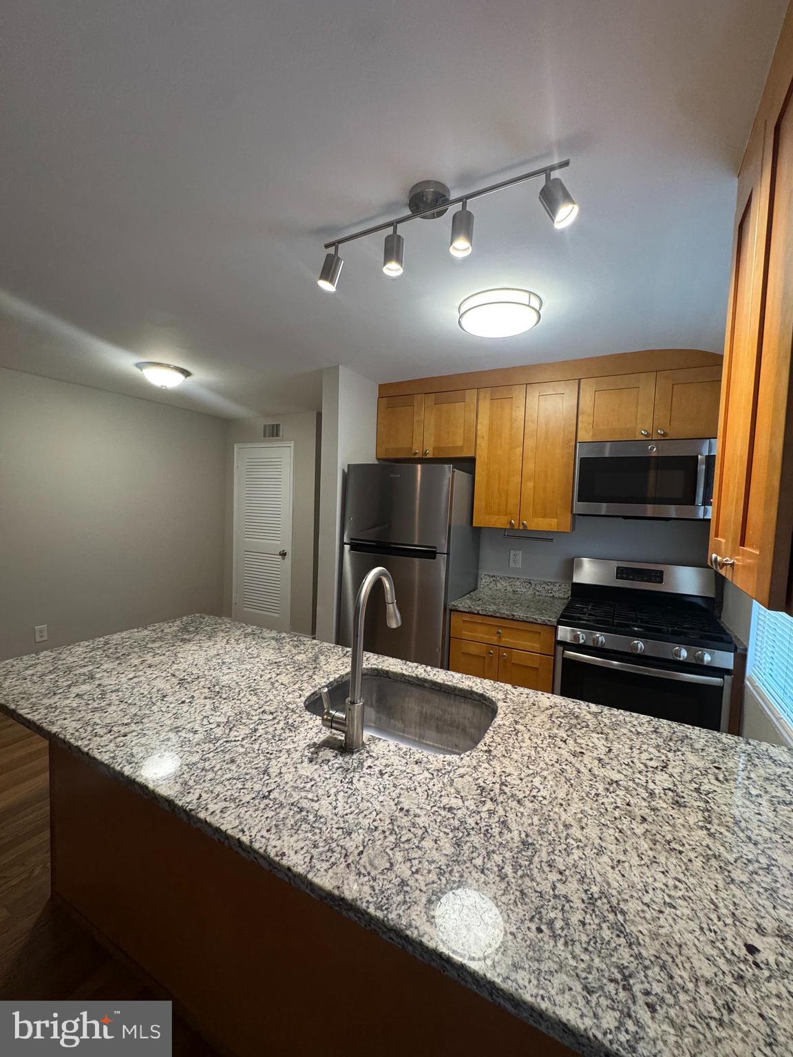 131 South Courthouse Road, Unit 6 Arlington, VA 22204 - Photo 10 of 15