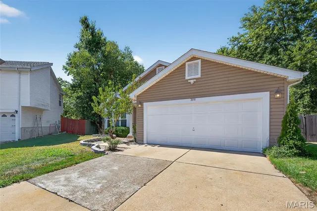 $409,999 | 308 Cypress Point Court, Cottleville, MO 63304
