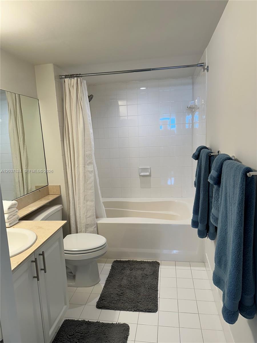 90 Alton Road, Unit 2809 Miami Beach, FL 33139 - Photo 9 of 28