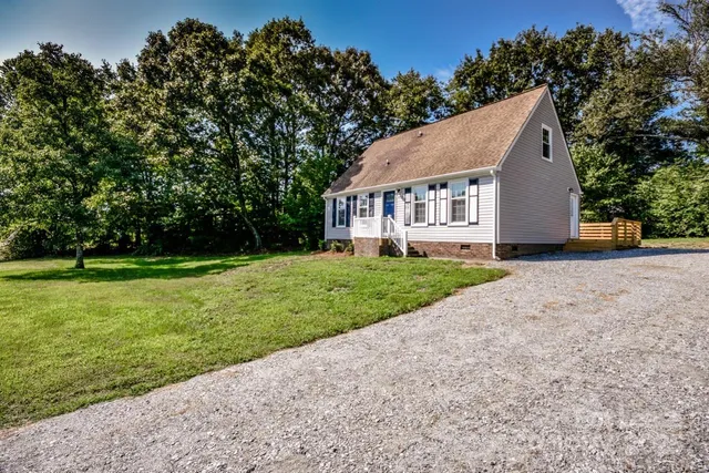 $1,900 | 4792 Highway 73, Iron Station, NC 28080