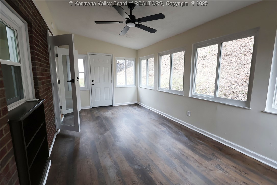 1138 Emerald Road Charleston, WV 25314 - Photo 3 of 21 Gallery Image 3