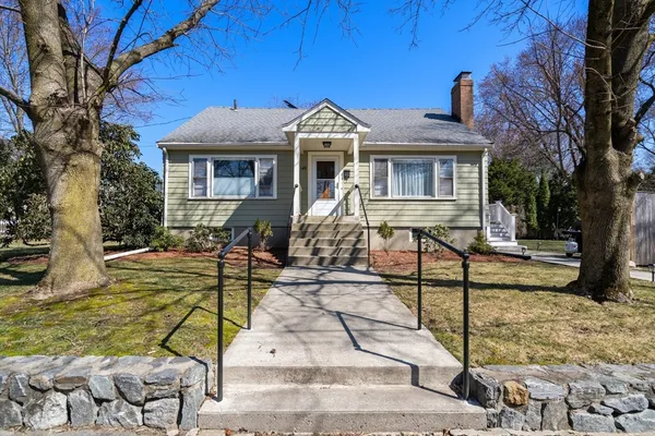 $1,095,000 | 149 Horn Pond Brook Road, Winchester, MA 01890