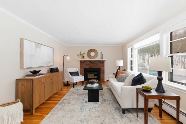 $1,095,000 | 149 Horn Pond Brook Road, Winchester, MA 01890