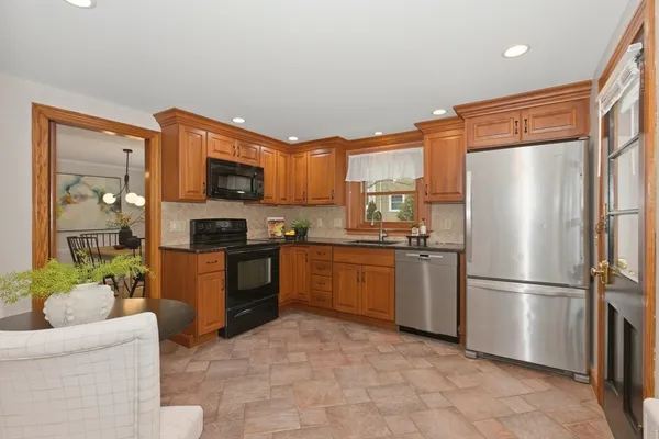 $1,095,000 | 149 Horn Pond Brook Road, Winchester, MA 01890