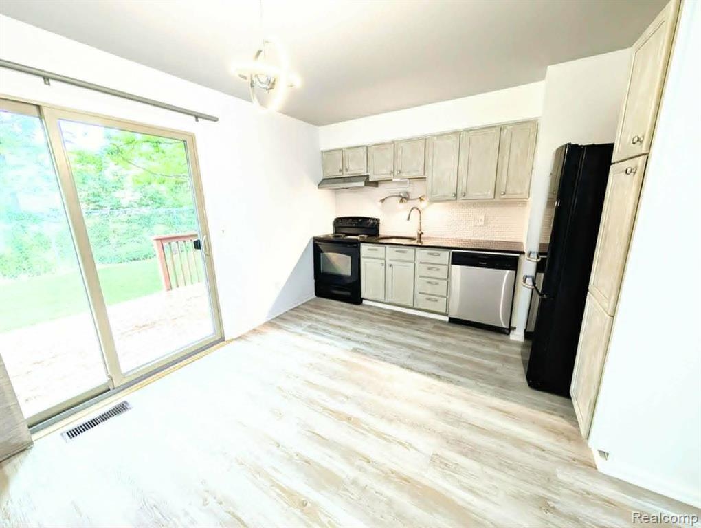 616 Rickett Road Brighton, MI 48116 - Photo 4 of 22 Gallery Image 4