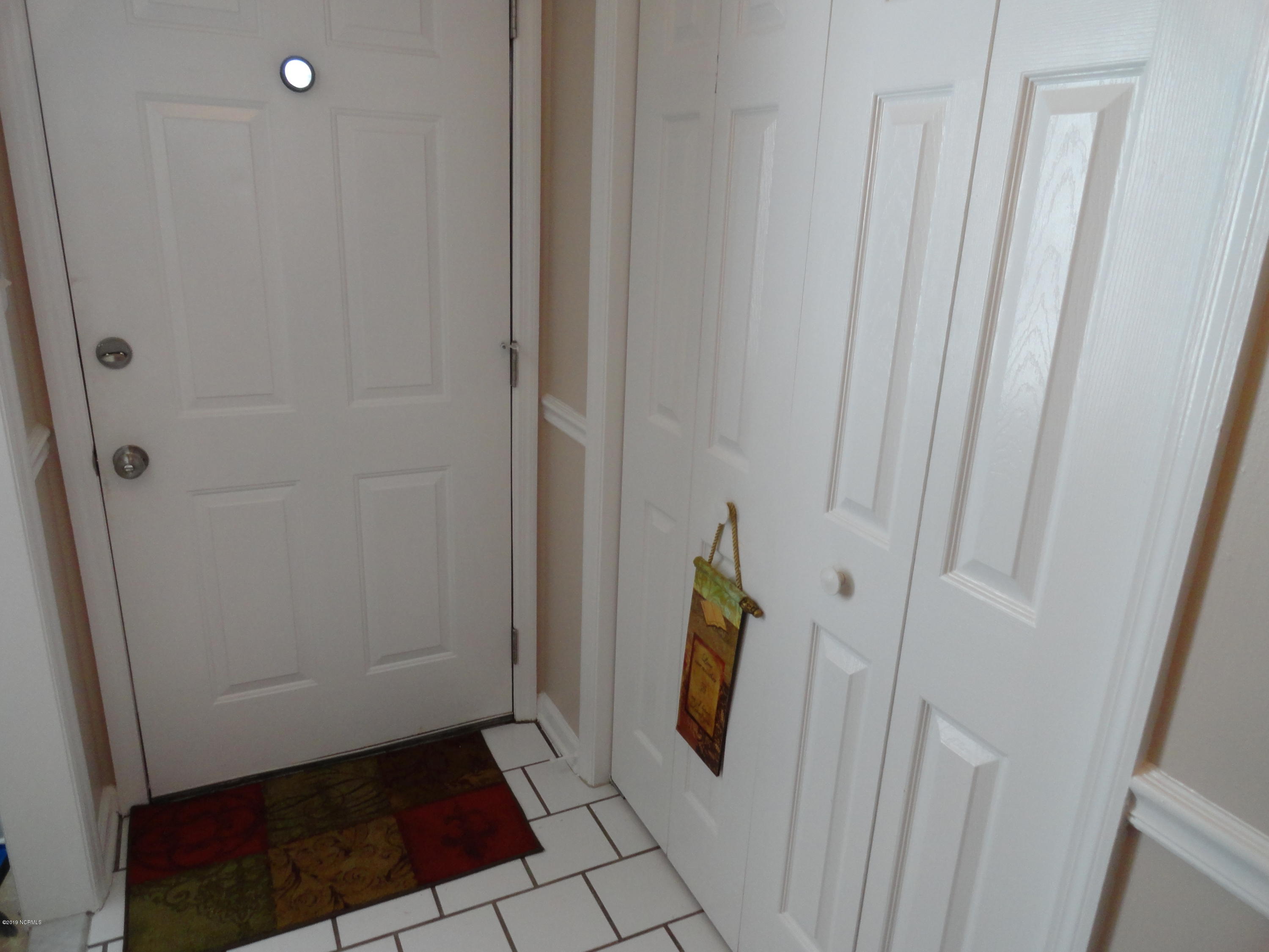 100 Christopher Court Havelock, NC 28532 - Photo 2 of 11 Entry Foyer w/Closet