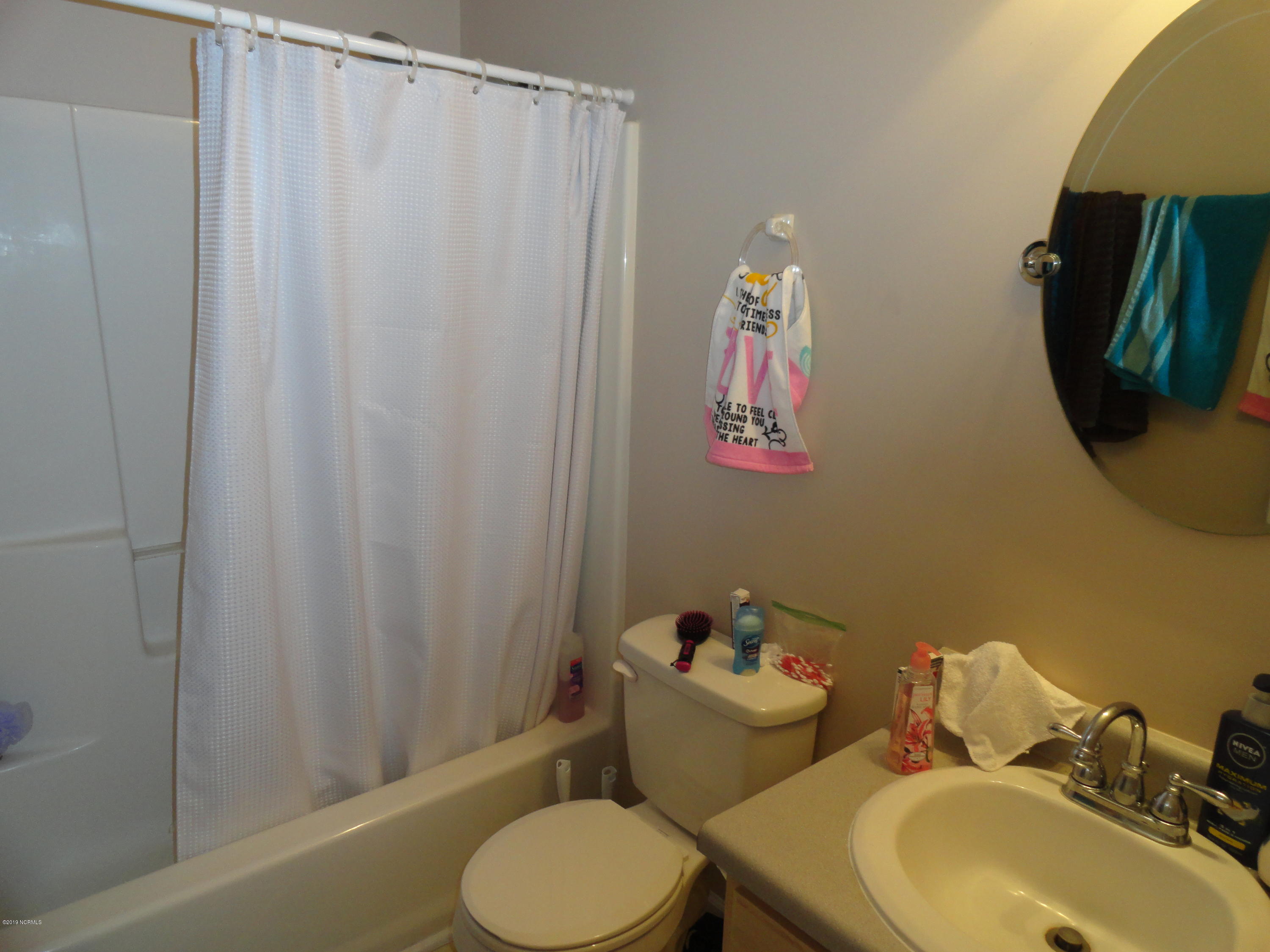 100 Christopher Court Havelock, NC 28532 - Photo 8 of 11 Hall Bath