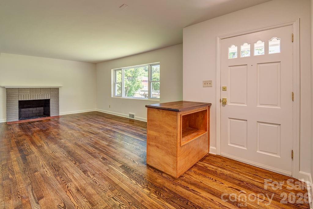 10 Meadowview Road Asheville, NC 28804 - Photo 4 of 45 Gallery Image 4