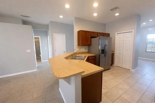 $2,300 | 1192 Normandy Heights Circle, Winter Haven, FL 33880