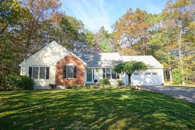 $599,000 | 6 Gailor Lane, Hooksett, NH 03106