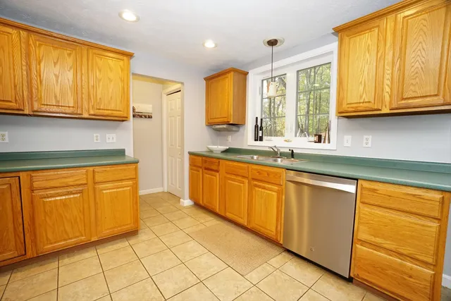 $599,000 | 6 Gailor Lane, Hooksett, NH 03106