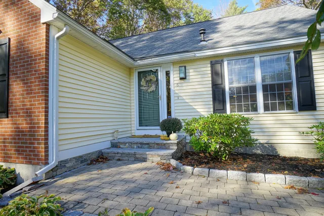 $599,000 | 6 Gailor Lane, Hooksett, NH 03106