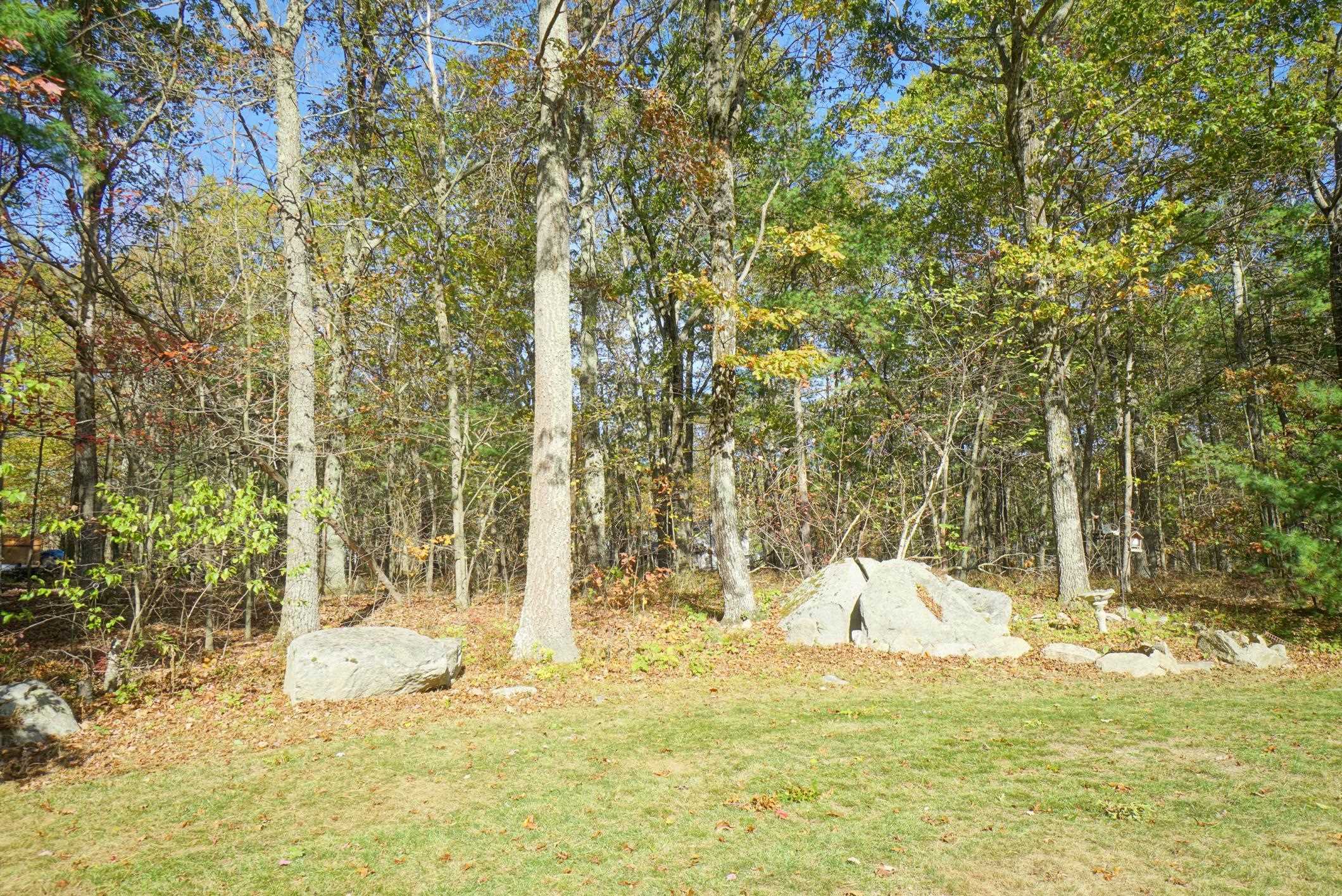 6 Gailor Lane Hooksett, NH 03106 - Photo 4 of 24