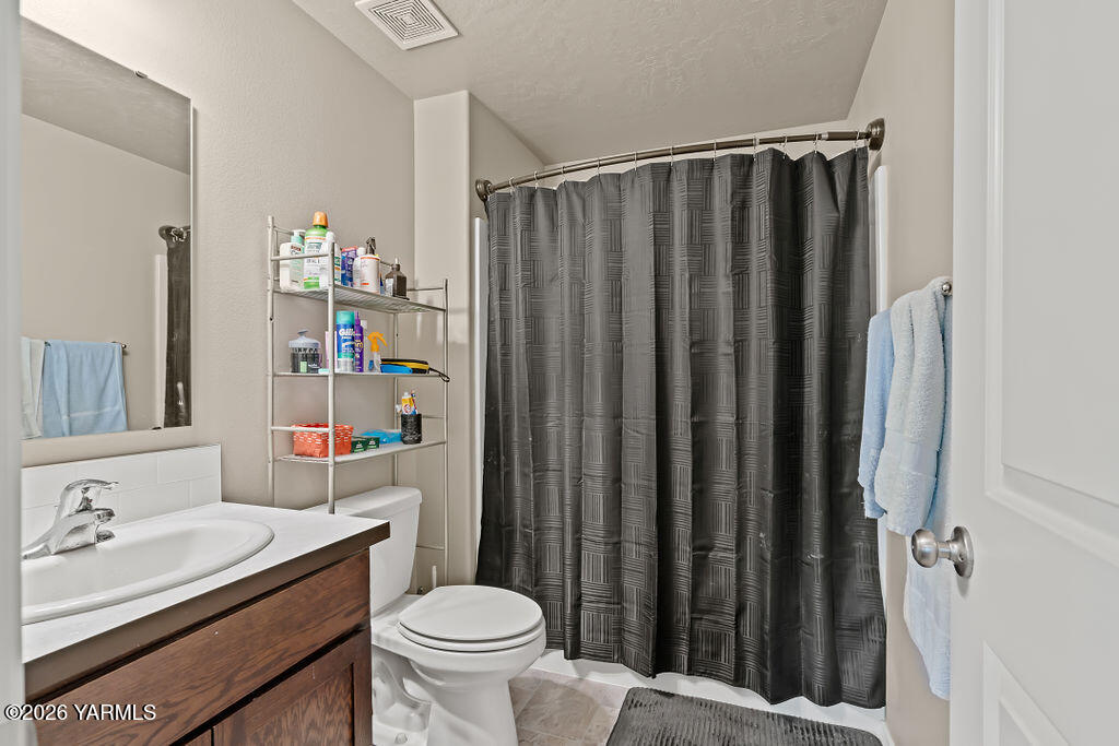 118 Bitters Loop Grandview, WA 98930 - Photo 14 of 21 118BittersLoop-16