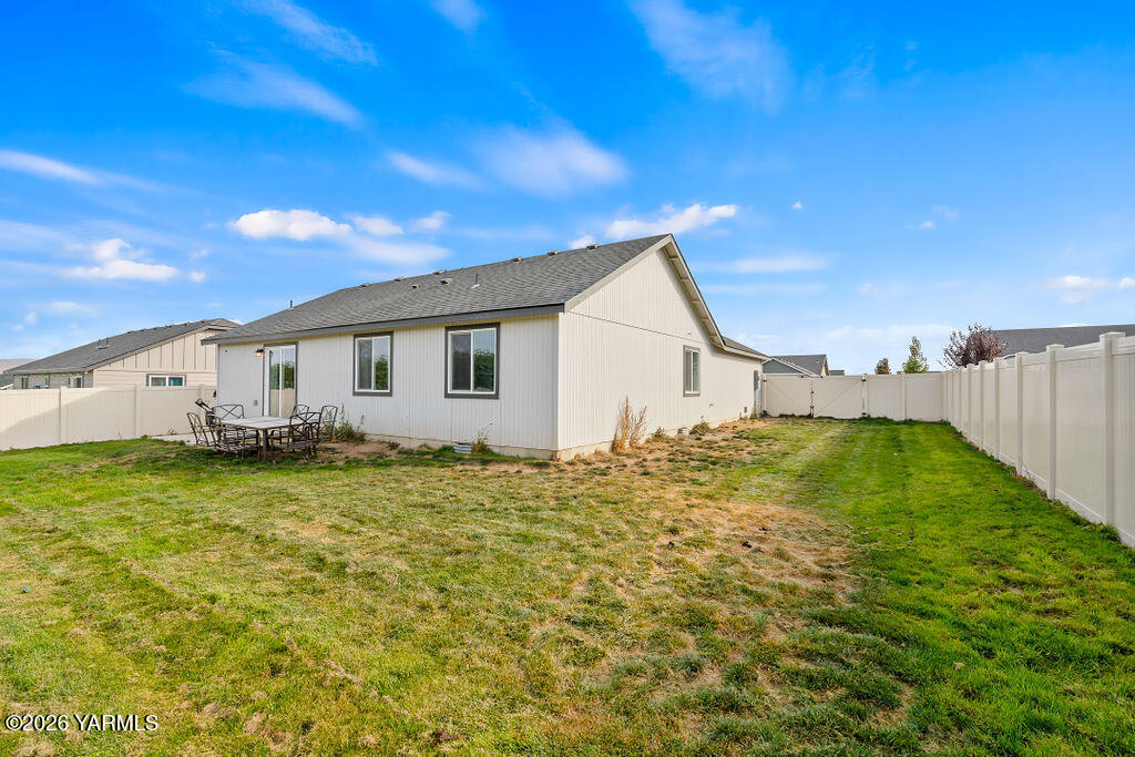 118 Bitters Loop Grandview, WA 98930 - Photo 19 of 21 118BittersLoop-21