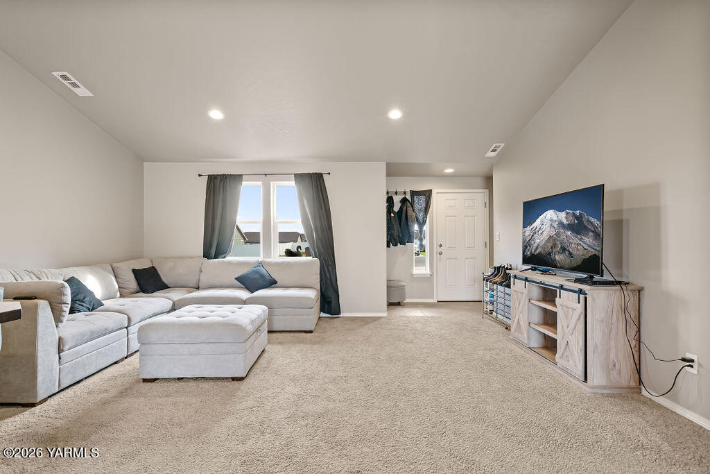 118 Bitters Loop Grandview, WA 98930 - Photo 3 of 21 118BittersLoop-5copy