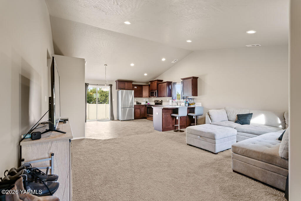 118 Bitters Loop Grandview, WA 98930 - Photo 6 of 21 118BittersLoop-8