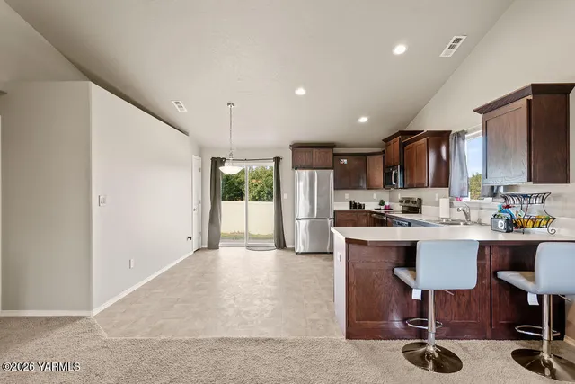 $340,000 | 118 Bitters Loop, Grandview, WA 98930