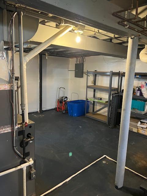 2447 81st Street Highland, IN 46322 - Photo 10 of 17 480x640