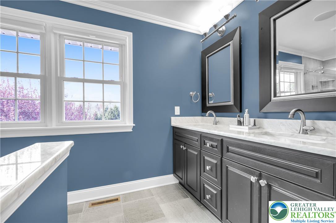 540 Royal Manor Road Easton, PA 18042 - Photo 54 of 64 Double Sinks