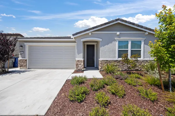 $460,000 | 603 North Filbert Avenue, Fresno, CA 93727