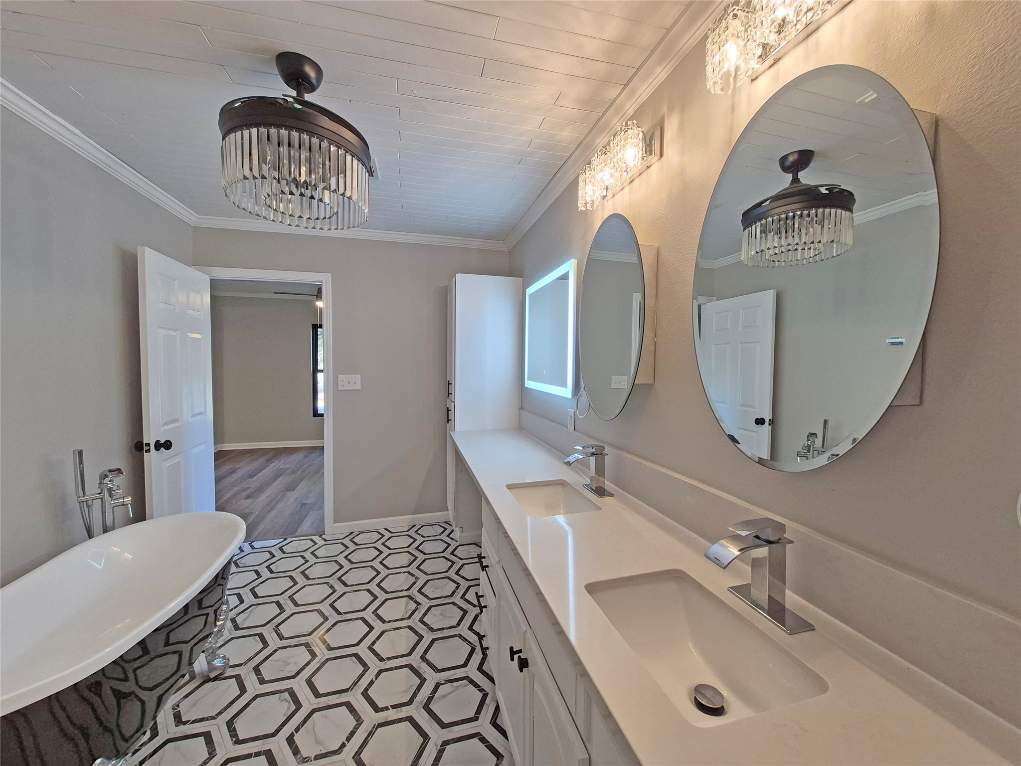 92 Summer Place Huntsville, TX 77340 - Photo 17 of 24 Primary Bathroom