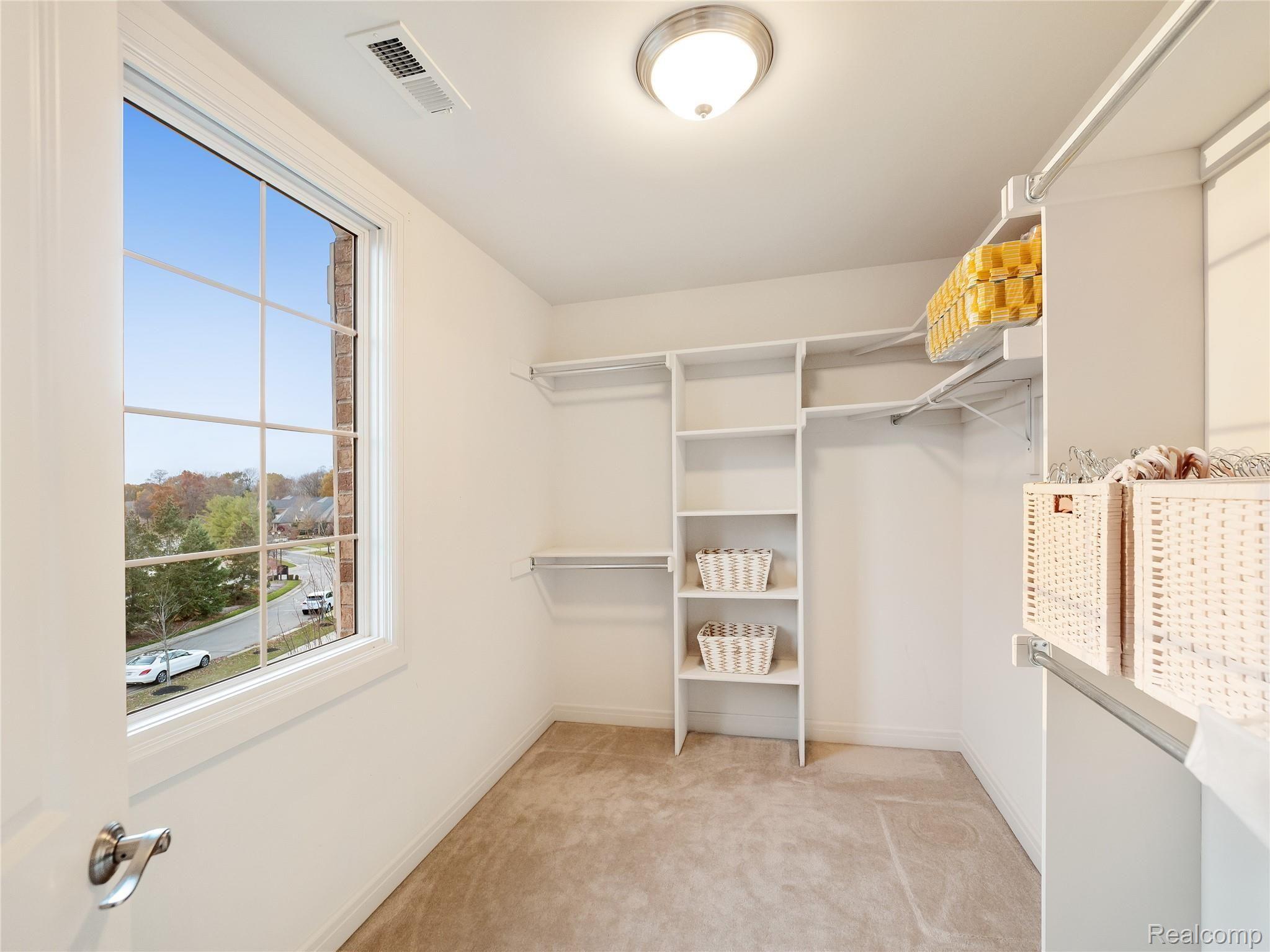5649 Mystic Lane Rochester, MI 48306 - Photo 33 of 45 P2800284.jpg