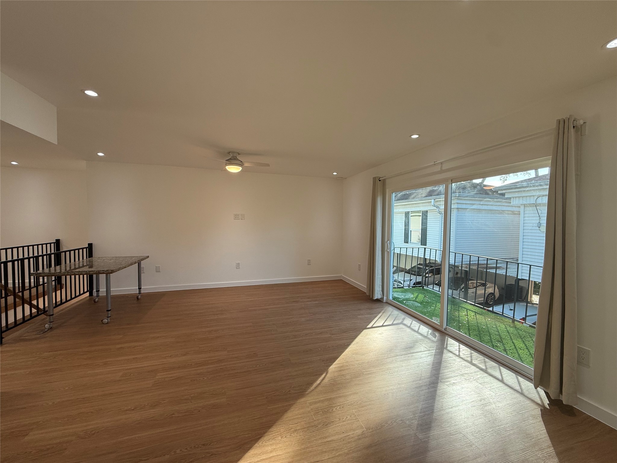 3400 Timmons Lane, Unit 52 56 Houston, TX 77027 - Photo 7 of 40 a view of livingroom with furniture