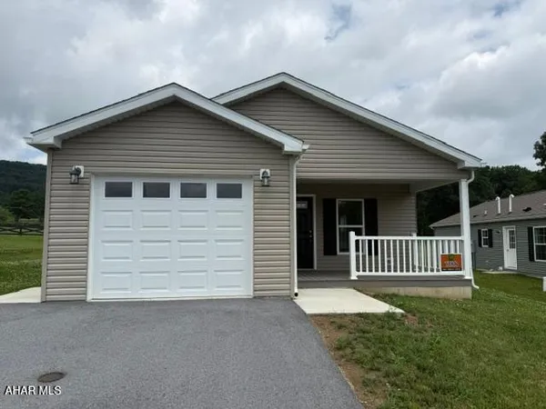 $259,740 | 1188 Oak Terrace Drive, Martinsburg, PA 16662