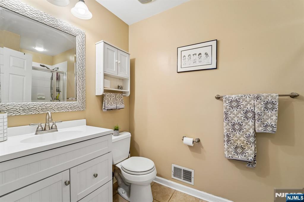 301 Cambridge Drive Butler, NJ 07405 - Photo 19 of 26