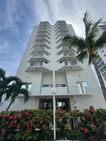 a view of a multi story building