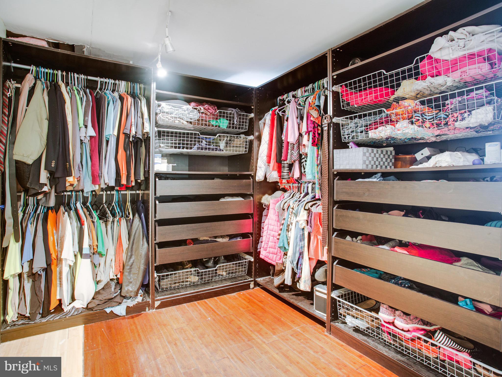 11800 Mente Road Manassas, VA 20112 - Photo 14 of 29 Master Walk-In Closet w/Dressing Space