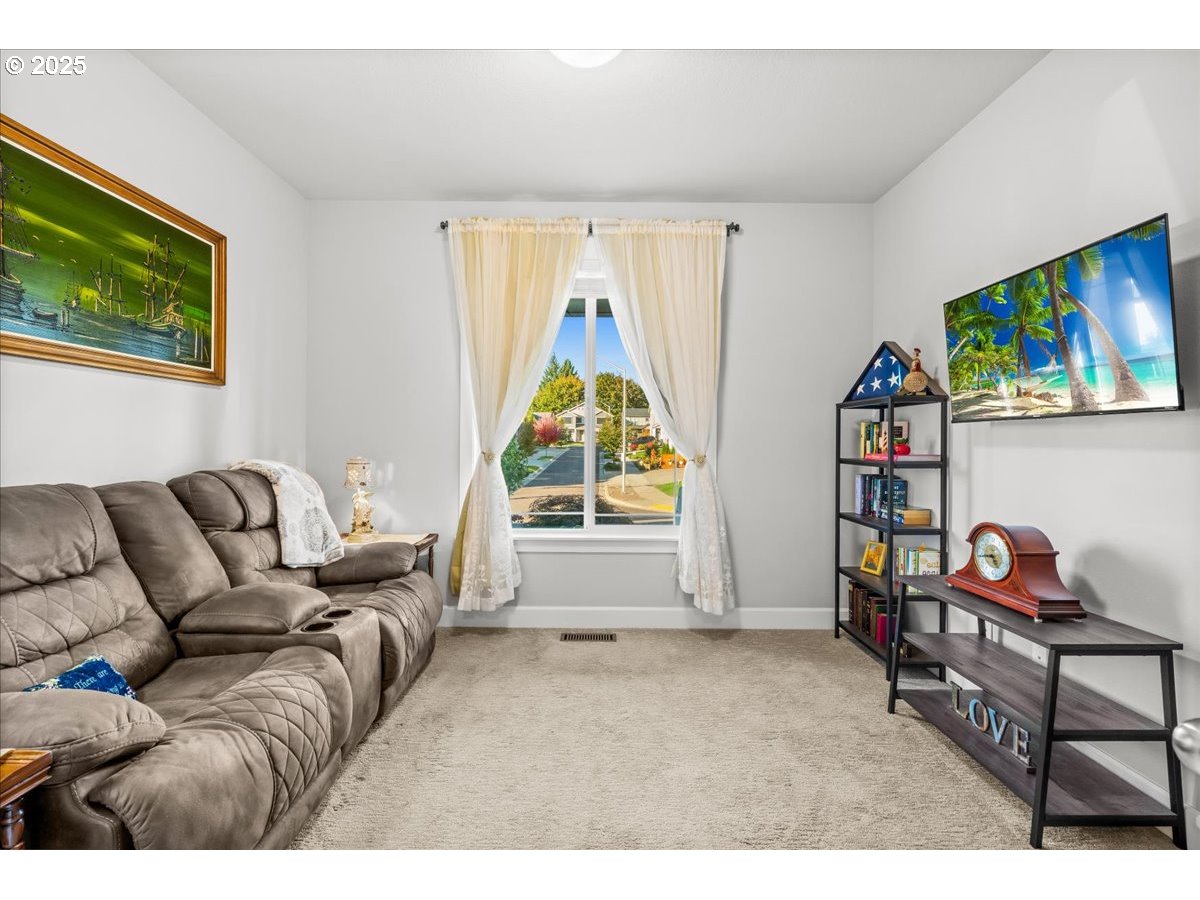 3403 North Holladay Street Cornelius, OR 97124 - Photo 12 of 46 Bedroom