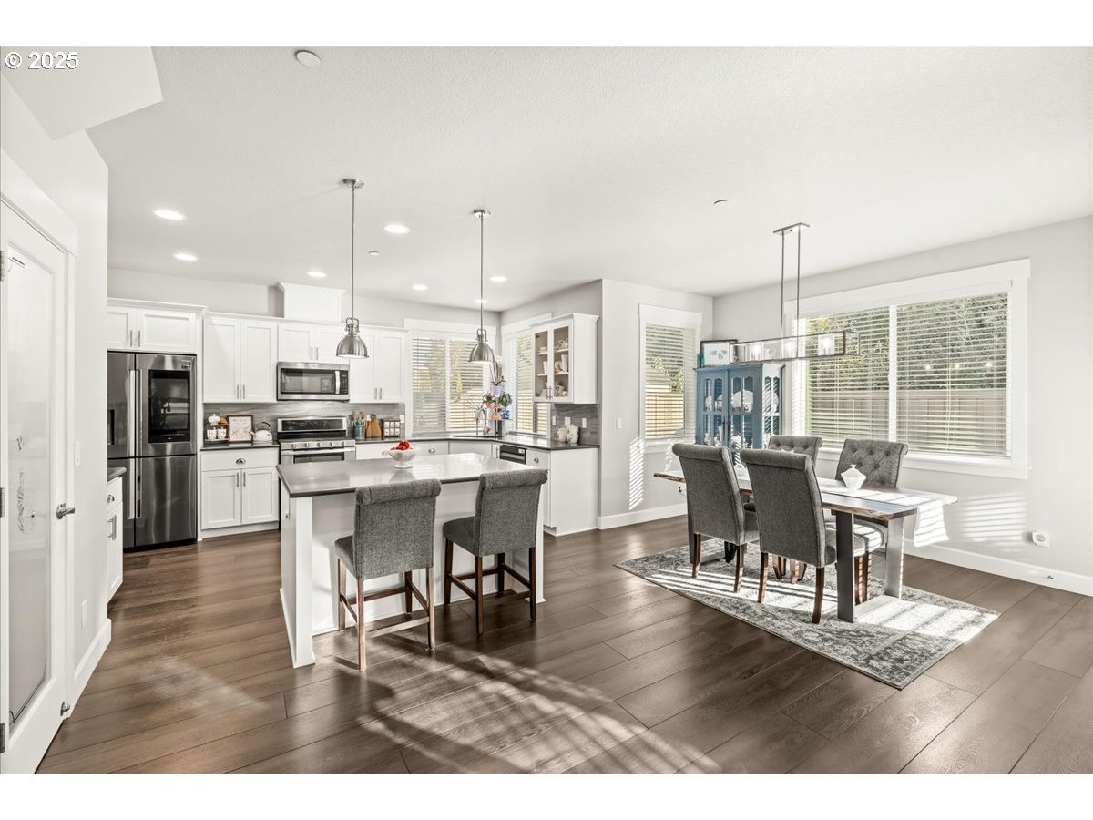 3403 North Holladay Street Cornelius, OR 97124 - Photo 23 of 46 Dining Area