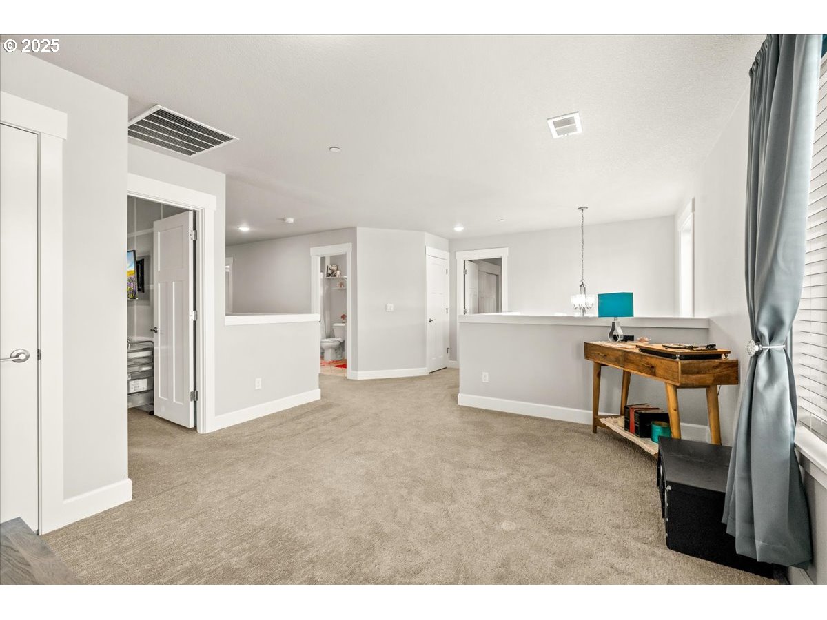 3403 North Holladay Street Cornelius, OR 97124 - Photo 34 of 46 Loft