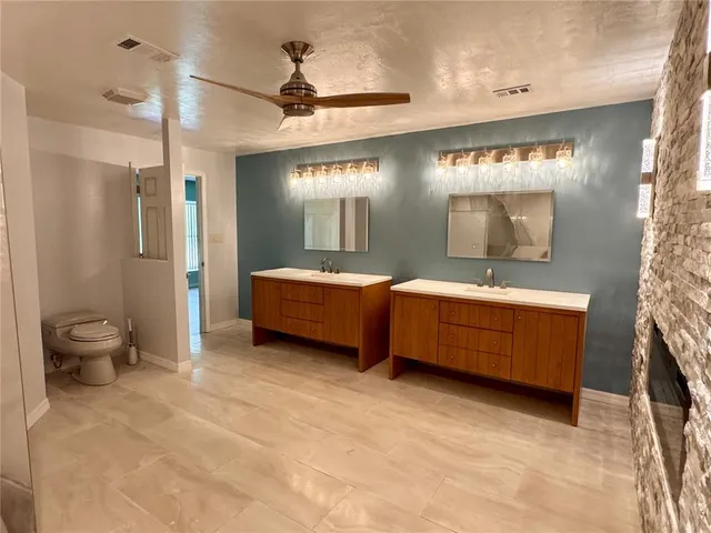 a view of a parking space