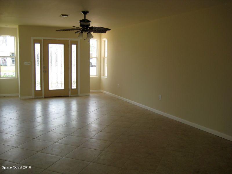 1624 Wavecrest Street Merritt Island, FL 32952 - Photo 5 of 25 Living Room
