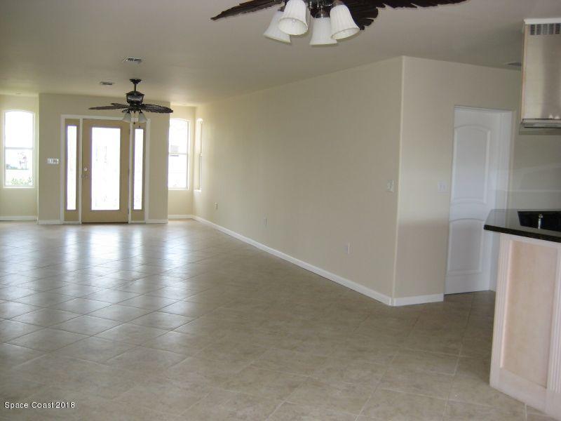 1624 Wavecrest Street Merritt Island, FL 32952 - Photo 8 of 25 Spacious Living Room
