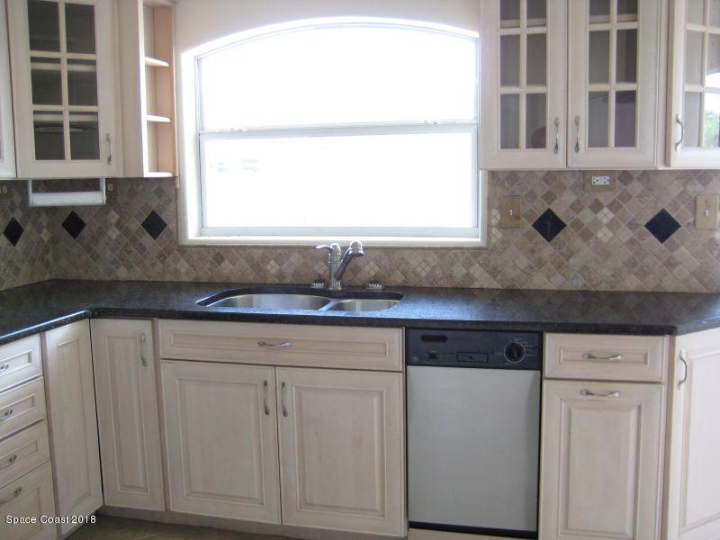 1624 Wavecrest Street Merritt Island, FL 32952 - Photo 10 of 25 Kitchen