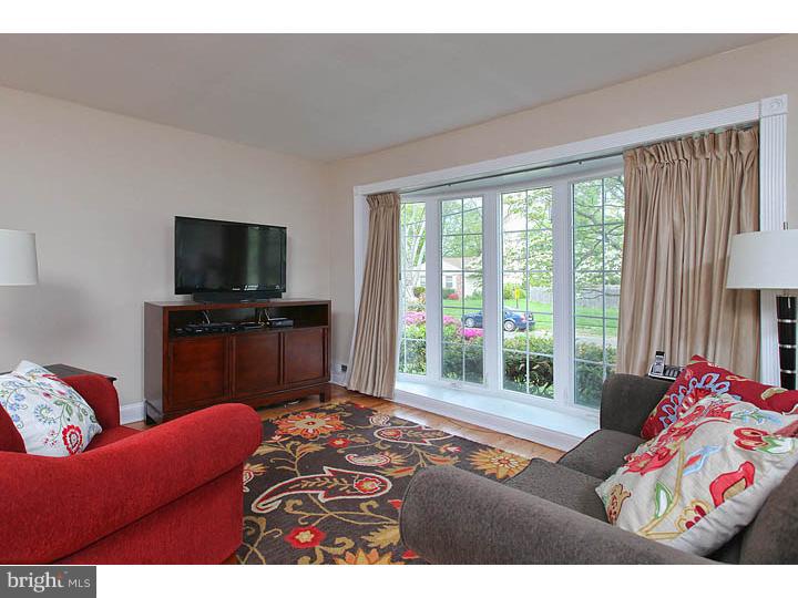 79 Winding Way Road Stratford, NJ 08084 - Photo 4 of 18