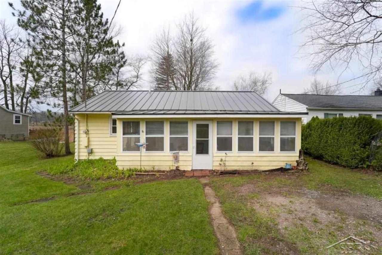 3084 South Whitney Beach Road Beaverton, MI 48612 - Photo 1 of 48