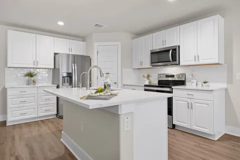 $399,999 | 20102 Lee Lane, Lago Vista, TX 78645