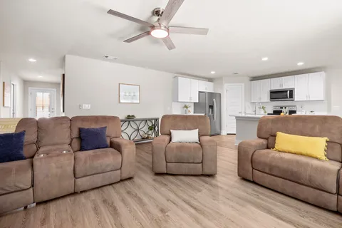 $399,999 | 20102 Lee Lane, Lago Vista, TX 78645