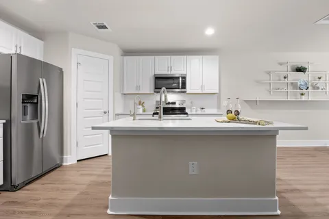 $399,999 | 20102 Lee Lane, Lago Vista, TX 78645